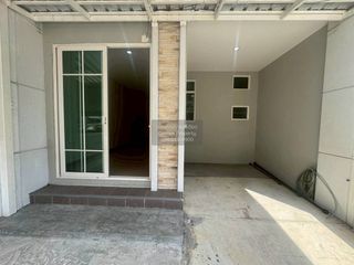 出售 3 卧室 联排别墅 在 Sai Mai, 曼谷