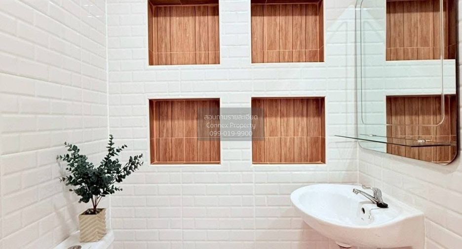 For sale 2 bedrooms townhouse in Khlong Sam Wa, Bangkok
