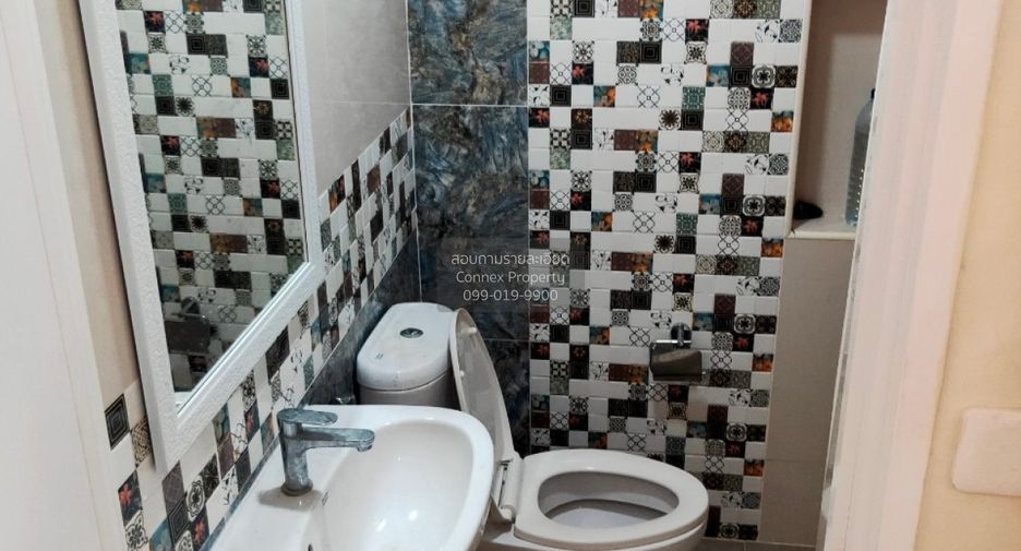 For sale 3 bedrooms townhouse in Mueang Samut Prakan, Samut Prakan