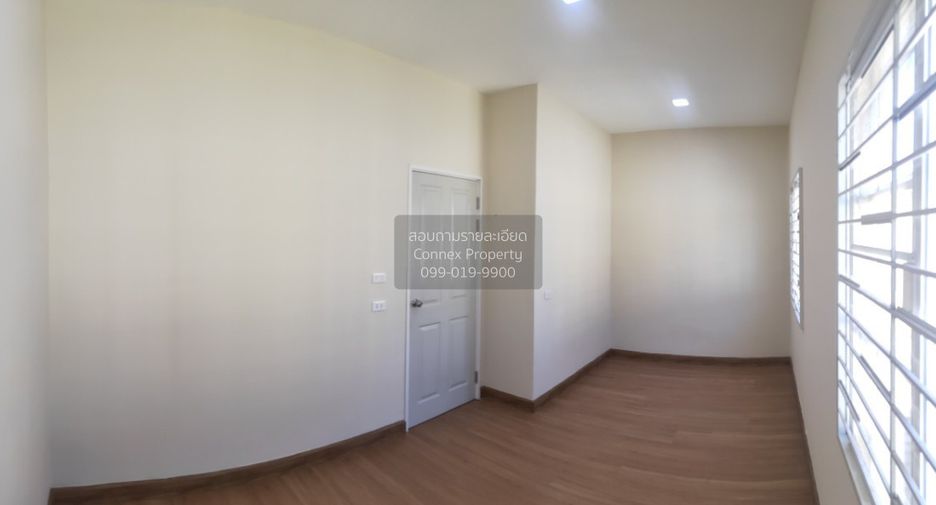 For sale 3 bedrooms townhouse in Mueang Samut Prakan, Samut Prakan