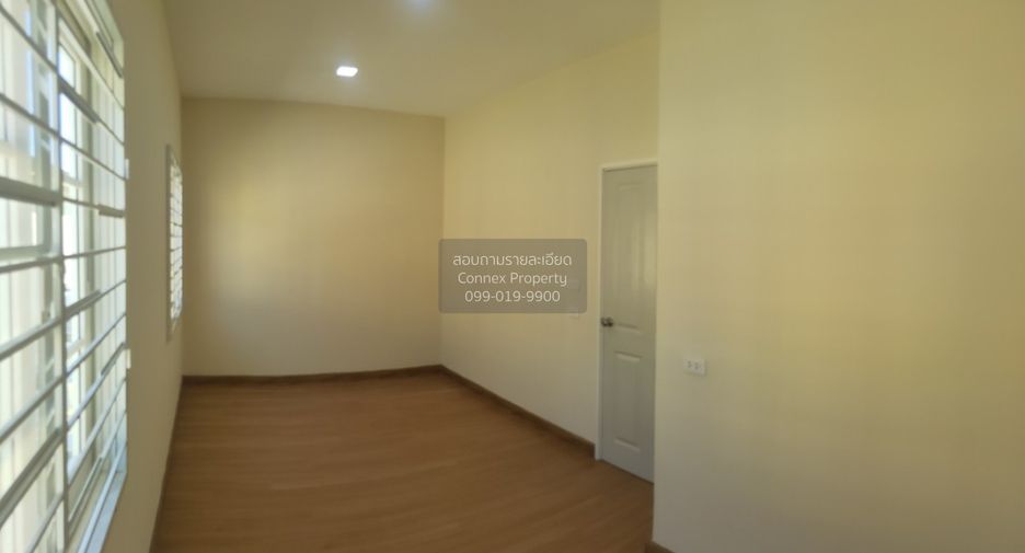 For sale 3 bedrooms townhouse in Mueang Samut Prakan, Samut Prakan