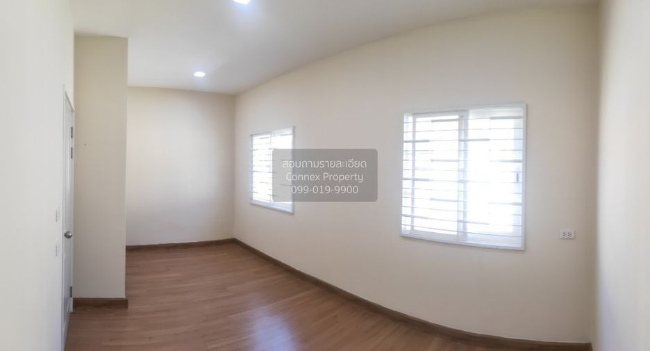 For sale 3 bedrooms townhouse in Mueang Samut Prakan, Samut Prakan