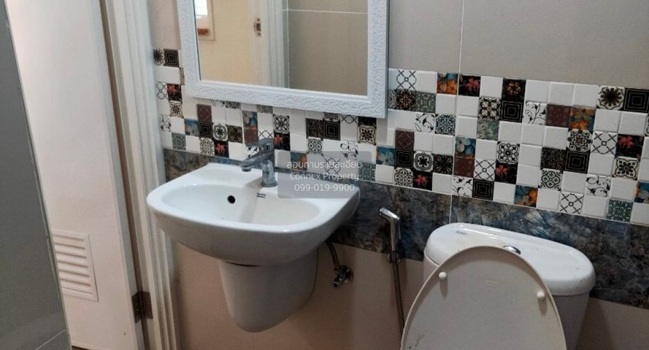 For sale 3 bedrooms townhouse in Mueang Samut Prakan, Samut Prakan