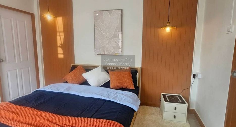 Casa adosada en venta de 3 habitaciones en Lat Phrao, Bangkok