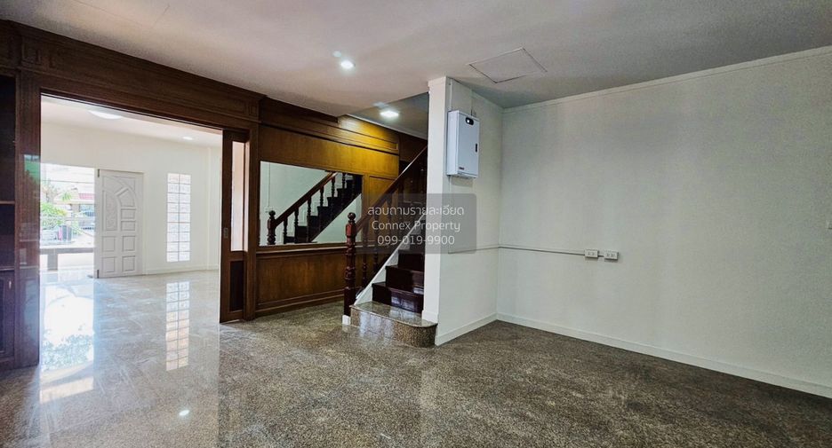For sale 4 bedrooms house in Thawi Watthana, Bangkok