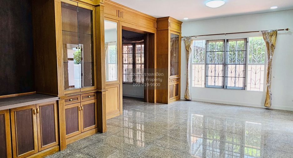 For sale 4 bedrooms house in Thawi Watthana, Bangkok