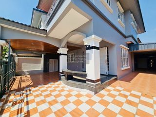 For sale 4 bedrooms house in Thawi Watthana, Bangkok