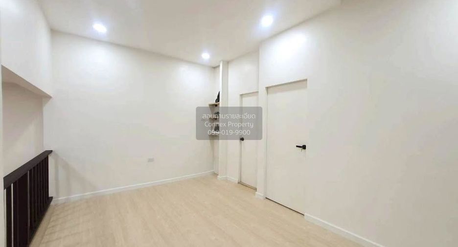 For sale 2 bedrooms condo in Phra Khanong, Bangkok