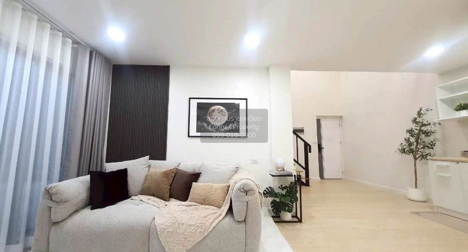 For sale 2 bedrooms condo in Phra Khanong, Bangkok