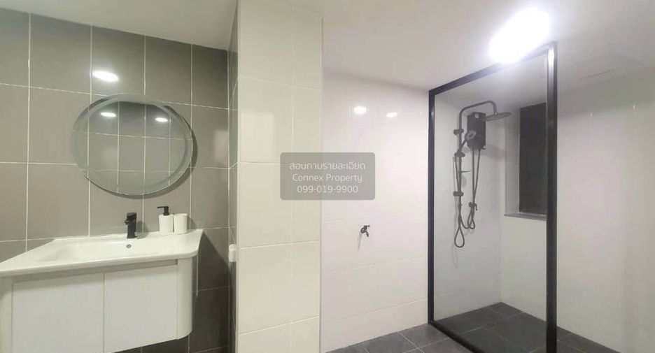 For sale 2 bedrooms condo in Phra Khanong, Bangkok
