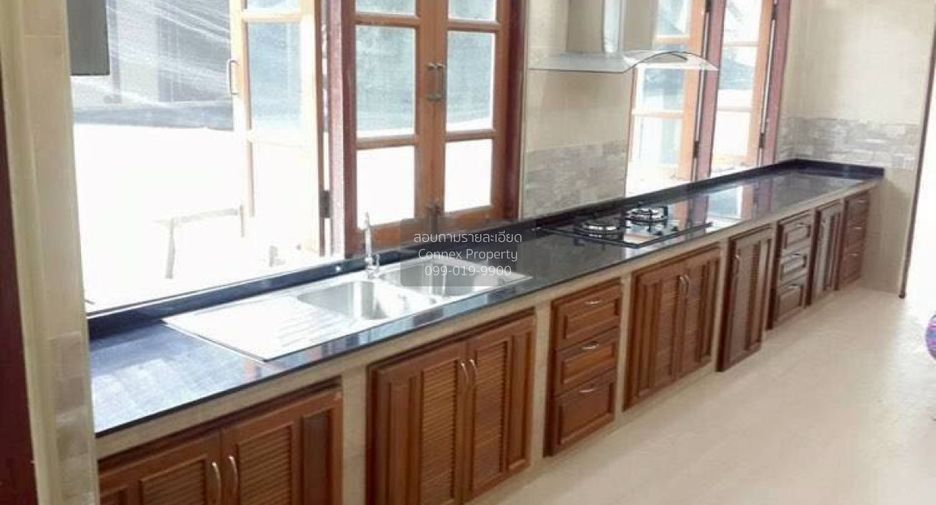 For sale 4 bedrooms house in Taling Chan, Bangkok