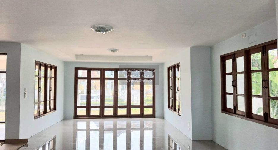 For sale 4 bedrooms house in Taling Chan, Bangkok
