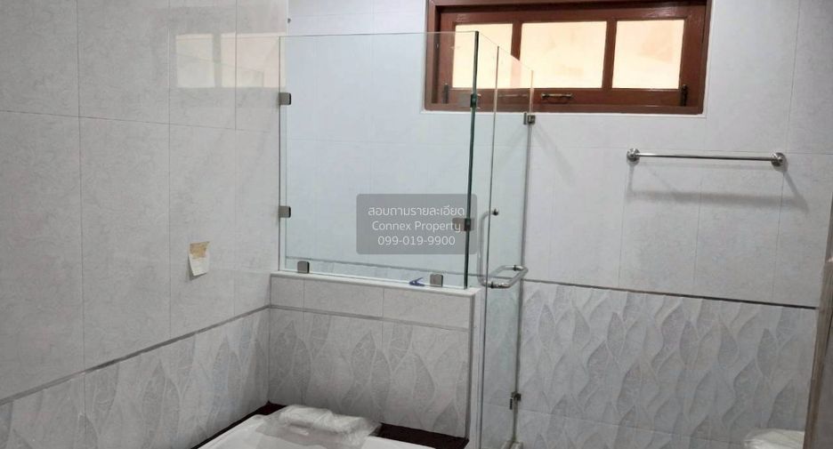 For sale 4 bedrooms house in Taling Chan, Bangkok