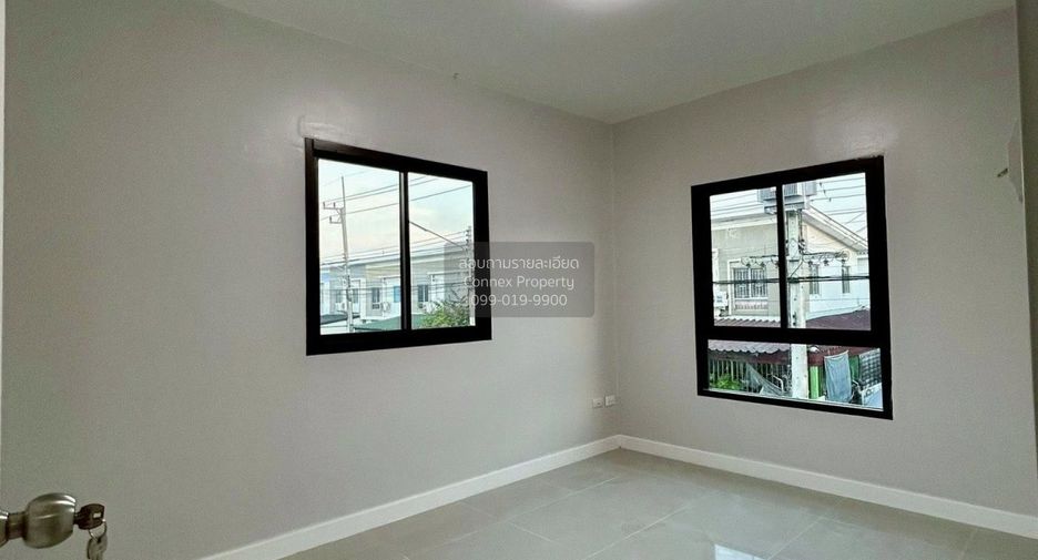 Casa adosada en venta de 3 habitaciones en Ratchathewi, Bangkok