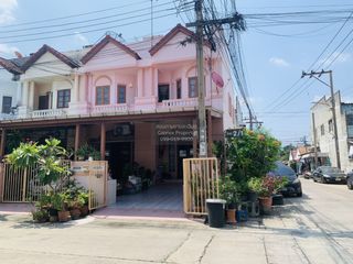 For sale 4 bedrooms townhouse in Nong Khaem, Bangkok