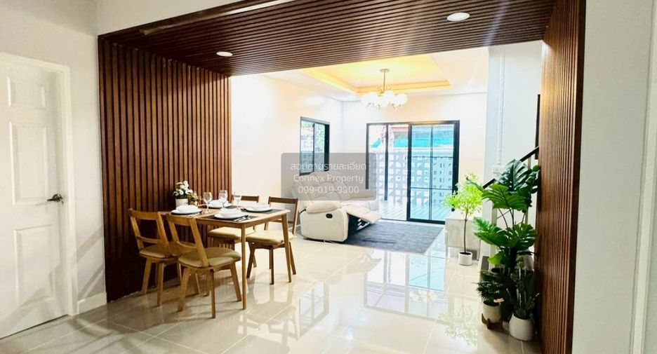 出售 4 卧室 独立屋 在 Mueang Pathum Thani, Pathum Thani