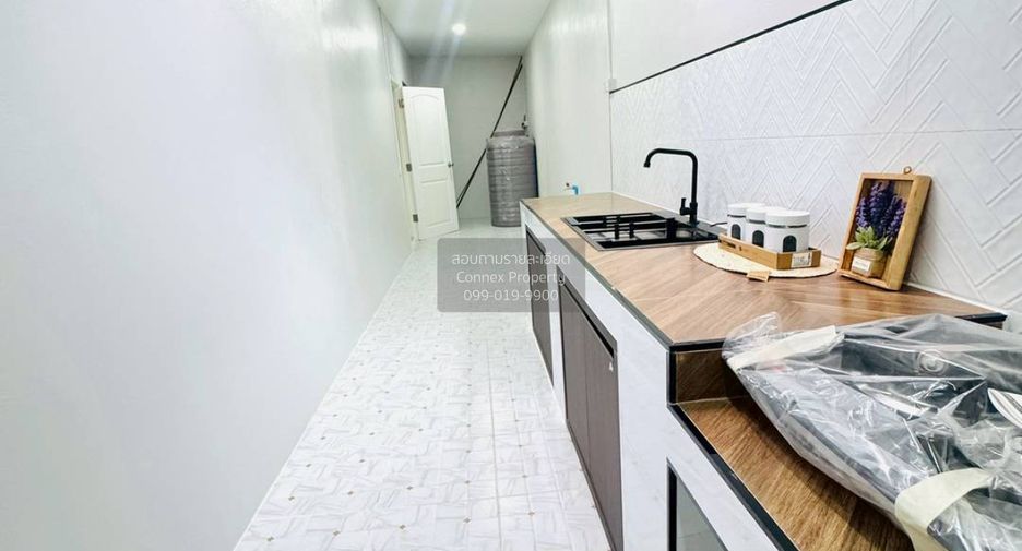 出售 4 卧室 独立屋 在 Mueang Pathum Thani, Pathum Thani