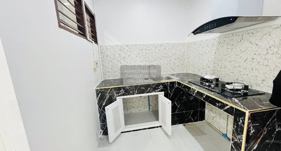 For sale 2 bedrooms townhouse in Don Mueang, Bangkok