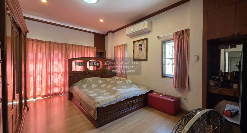 For sale 3 bedrooms house in Taling Chan, Bangkok