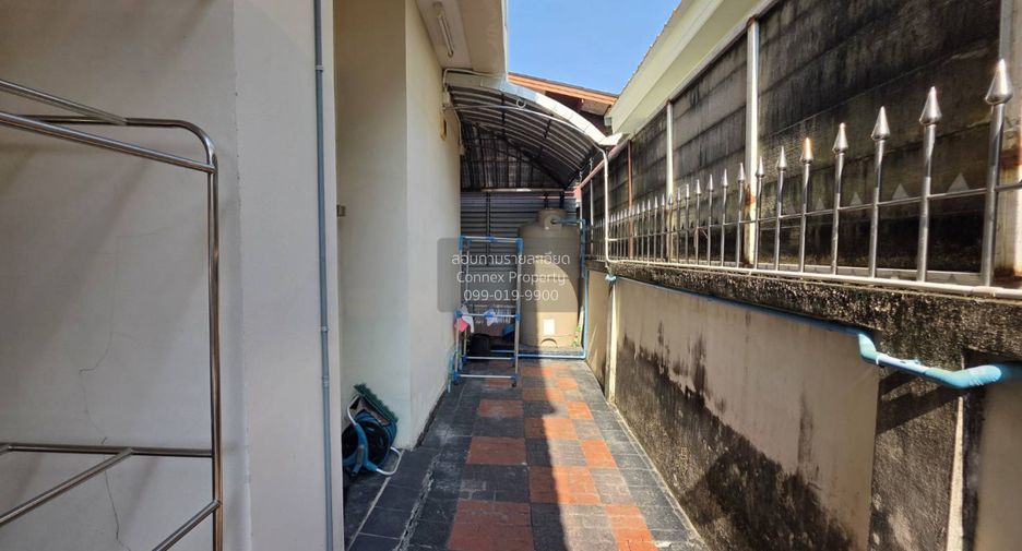 For sale 3 bedrooms house in Taling Chan, Bangkok