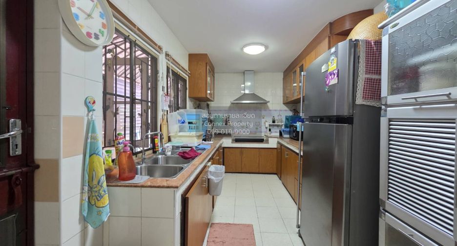 For sale 3 bedrooms house in Taling Chan, Bangkok