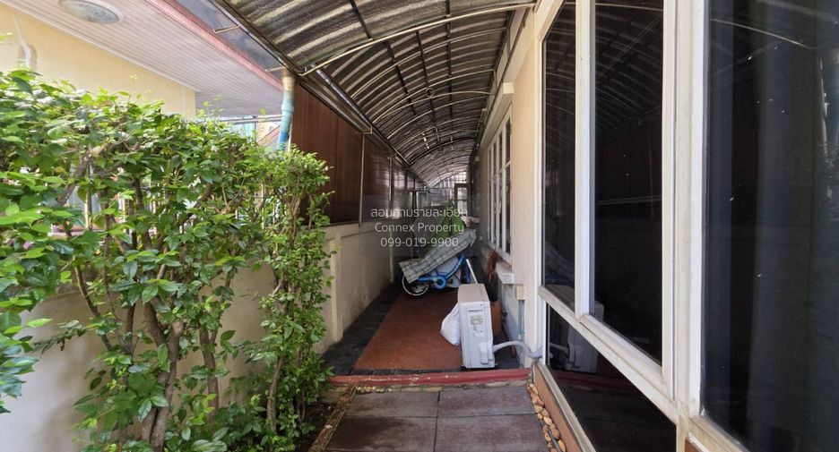 For sale 3 bedrooms house in Taling Chan, Bangkok