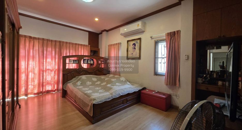 For sale 3 bedrooms house in Taling Chan, Bangkok