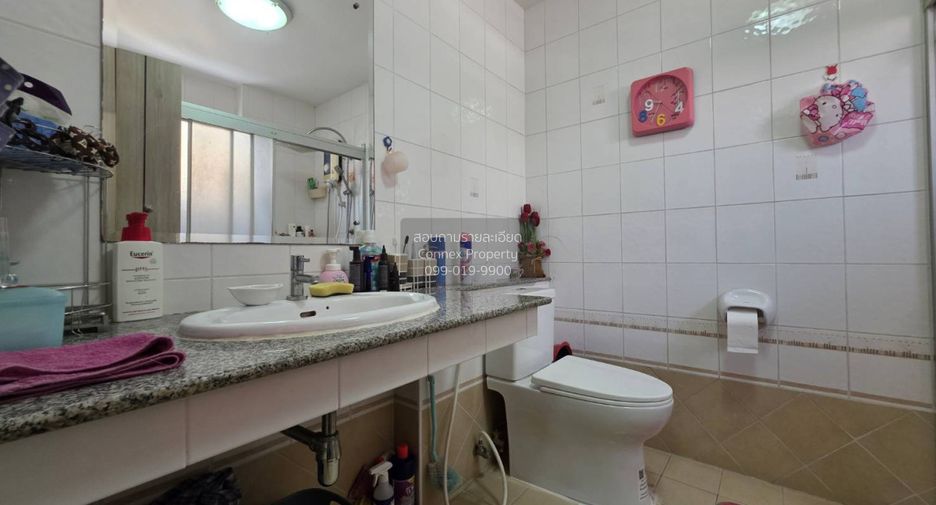 For sale 3 bedrooms house in Taling Chan, Bangkok