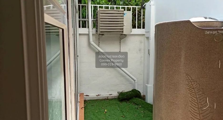 À vendre 4 chambres maison de ville à Wang Thonglang, Bangkok