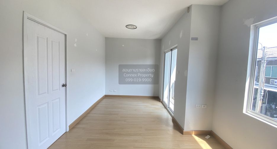 For sale 3 bedrooms townhouse in Khlong Sam Wa, Bangkok