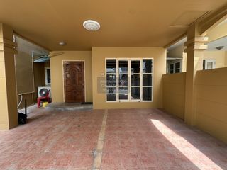 For sale 4 bedrooms townhouse in Chatuchak, Bangkok