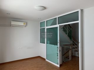 Casa adosada en venta de 3 habitaciones en Mueang Nonthaburi, Nonthaburi