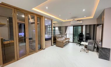 Condo en venta de 3 habitaciones en Bang Rak, Bangkok