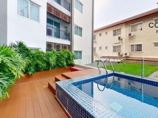Condo en venta de 2 habitaciones en Phra Khanong, Bangkok