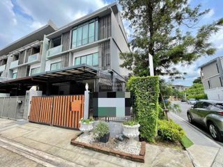 出售 3 卧室 联排别墅 在 Lat Phrao, 曼谷
