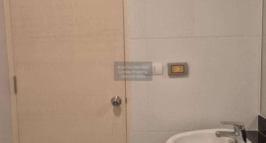For rent 2 bedrooms condo in Thon Buri, Bangkok