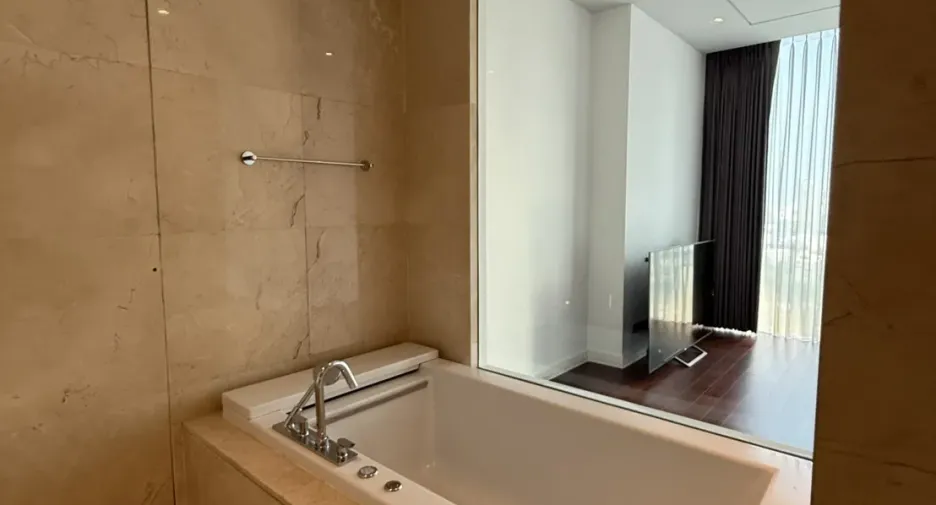 Wohnung zur Miete mit 3 Zimmer in Khlong Toei, Bangkok