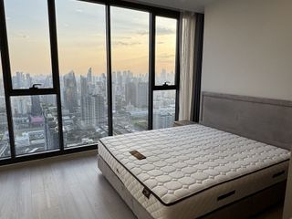 Wohnung zum Kauf mit 2 Zimmer in Huai Khwang, Bangkok