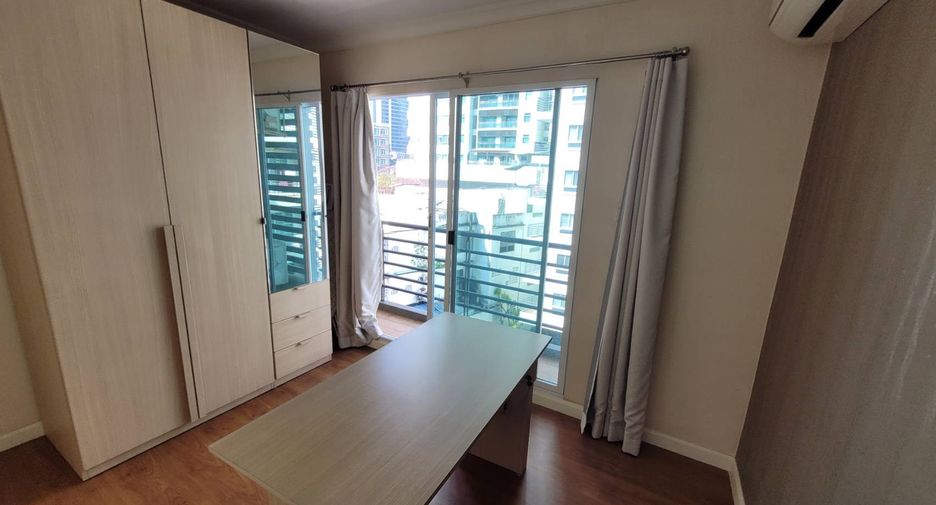 For rent 2 bedrooms condo in Khlong Toei, Bangkok