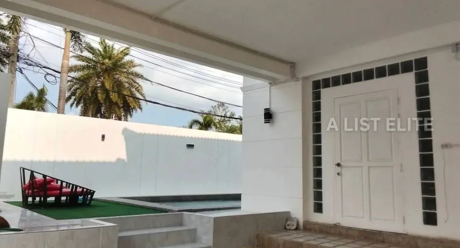 For sale 5 bedrooms house in Bang Lamung, Chonburi
