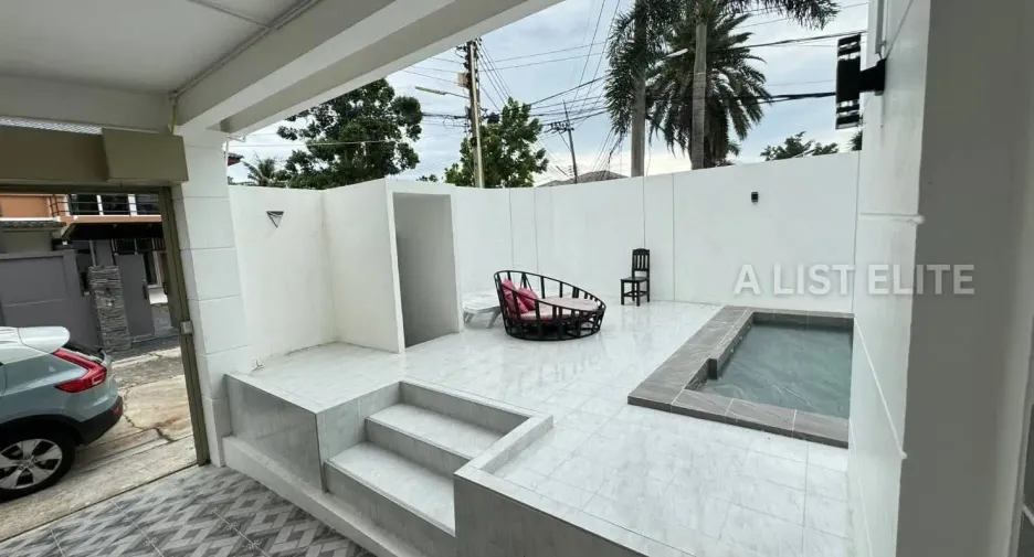 For sale 5 bedrooms house in Bang Lamung, Chonburi