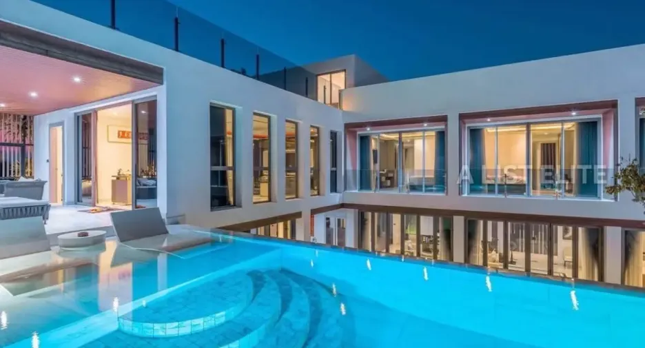 Casa en alquiler de 6 habitaciones en Bang Lamung, Chonburi