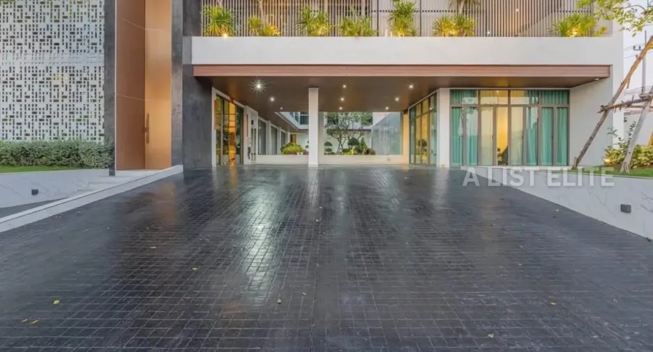 Casa en alquiler de 6 habitaciones en Bang Lamung, Chonburi
