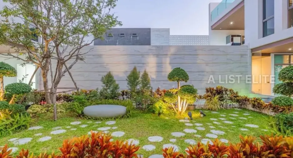 Casa en alquiler de 6 habitaciones en Bang Lamung, Chonburi