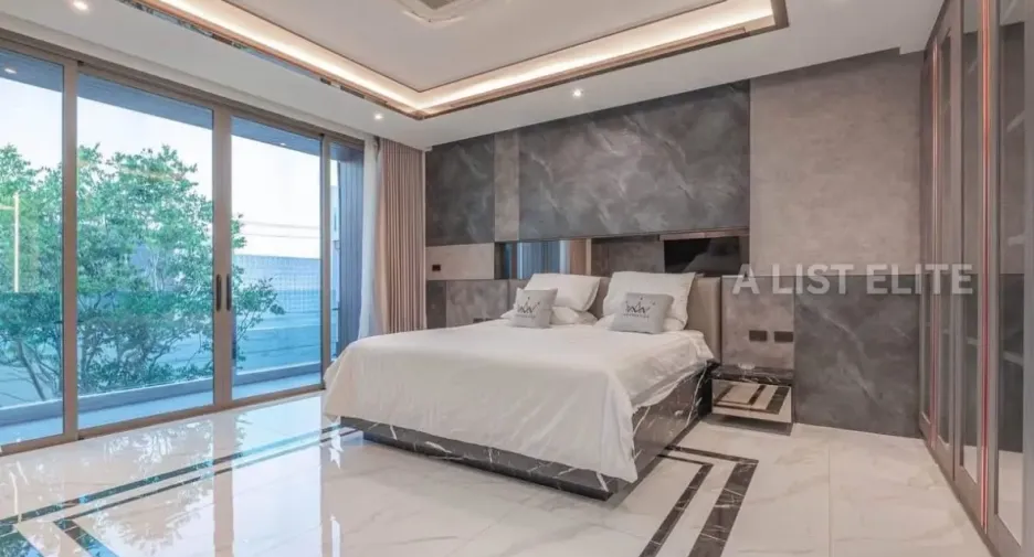 Casa en alquiler de 6 habitaciones en Bang Lamung, Chonburi
