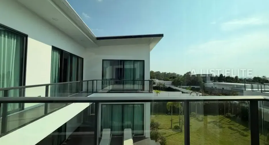 For rent 5 bedrooms house in Bang Lamung, Chonburi