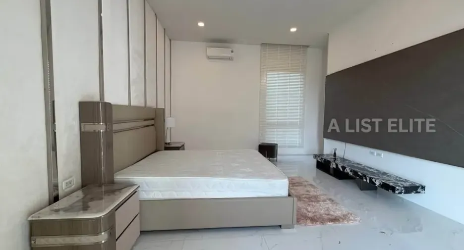 For rent 5 bedrooms house in Bang Lamung, Chonburi