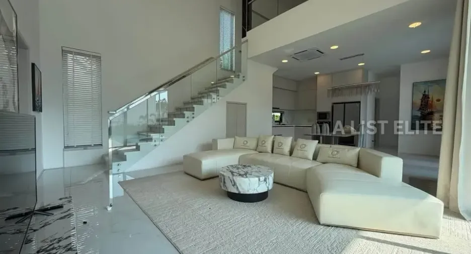 For rent 5 bedrooms house in Bang Lamung, Chonburi