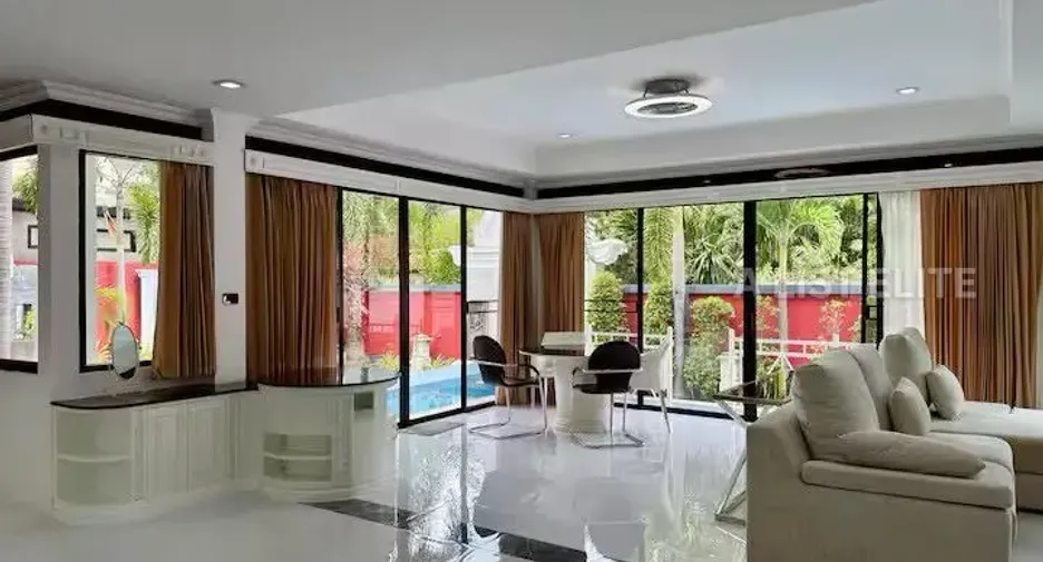 Haus zum Kauf mit 4 Zimmer in Bang Lamung, Chonburi