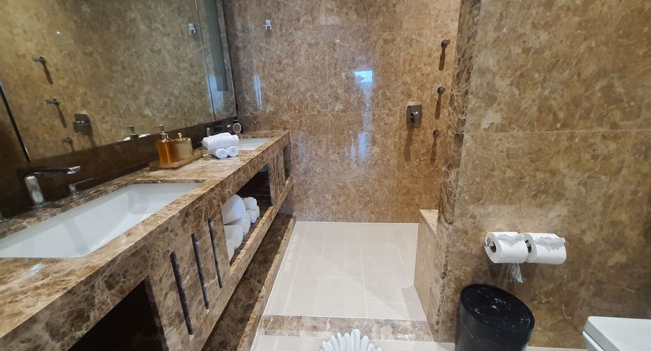 For rent 6 bedrooms villa in Mueang Phuket, Phuket